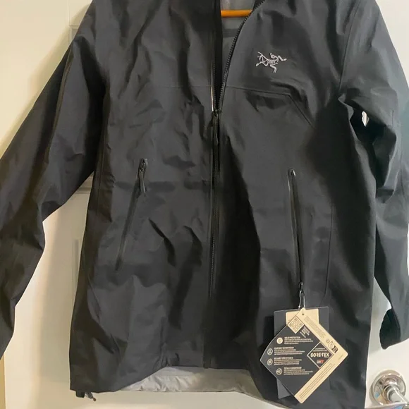 Arc'teryx Women’s beta Jacket - Picture 7 of 12